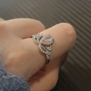 Elegant Silver and Pink Gemstone Ring